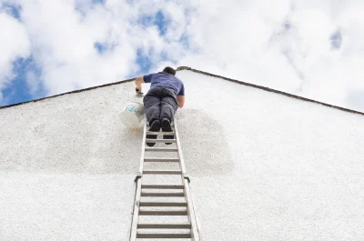 Peinture extérieure à la Vèze — façades et ravalement